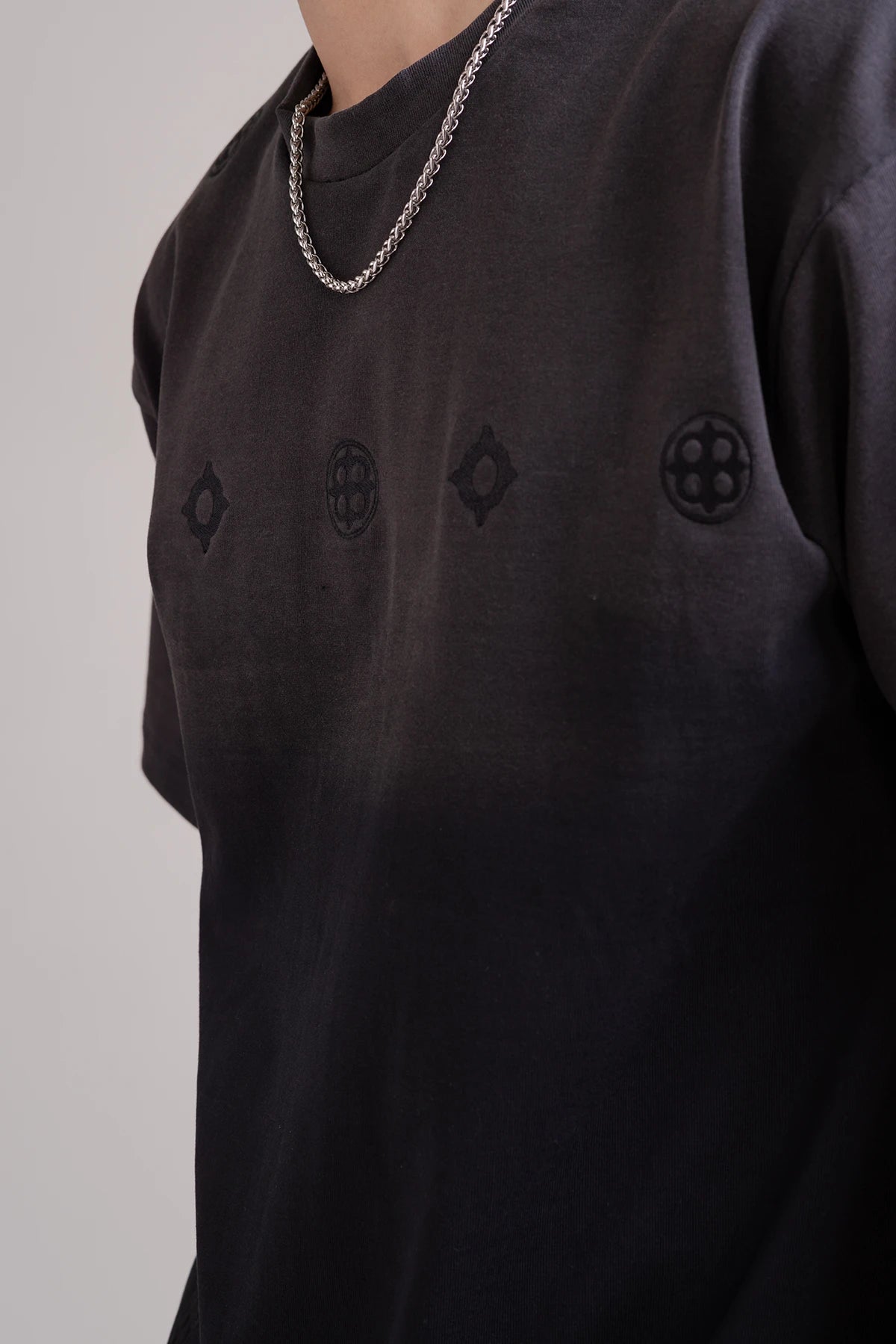 Fouroz Noire ombre T-shirt